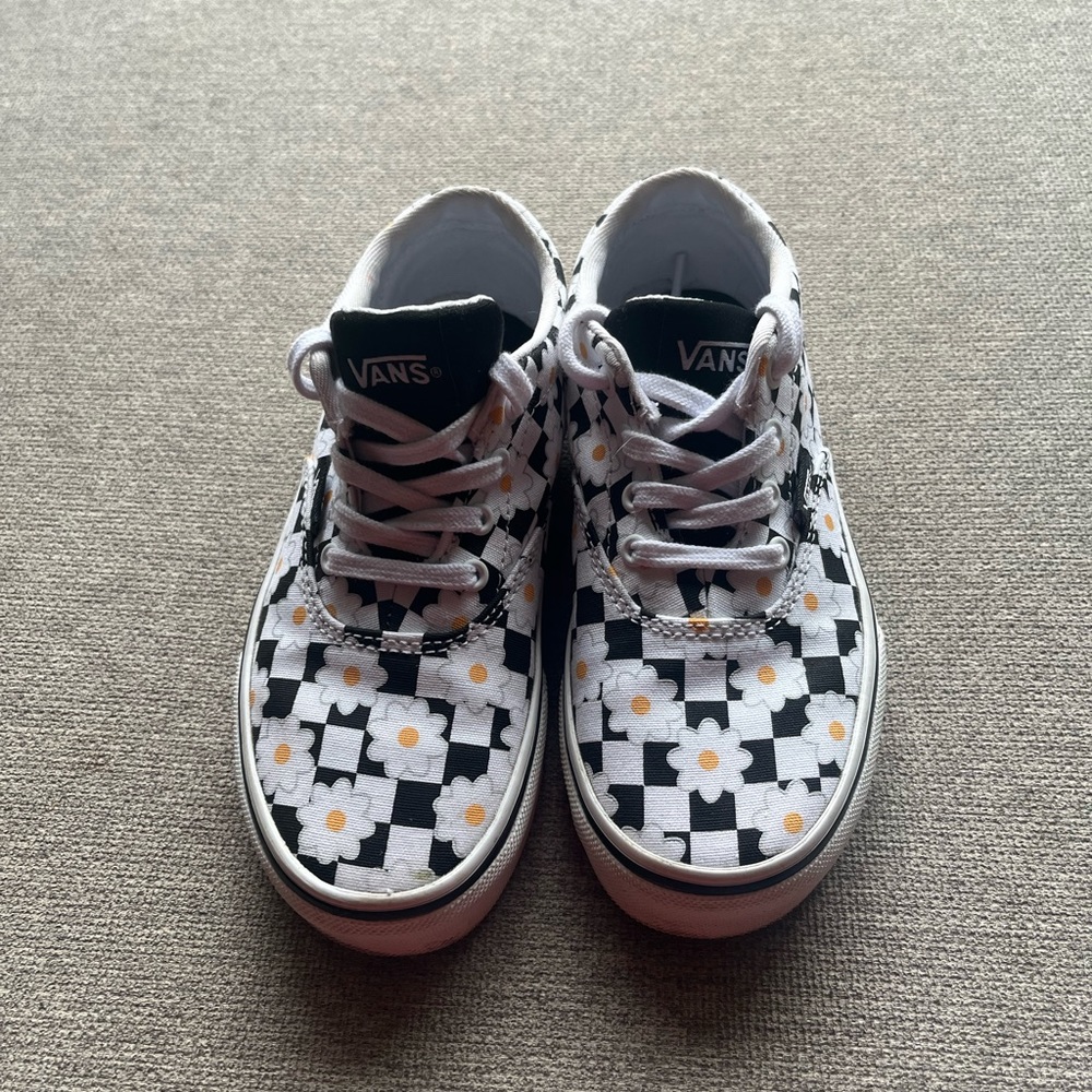 Young girls size 13 sunflower Vans